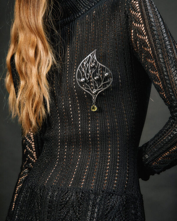The Brooch Please - Image 4