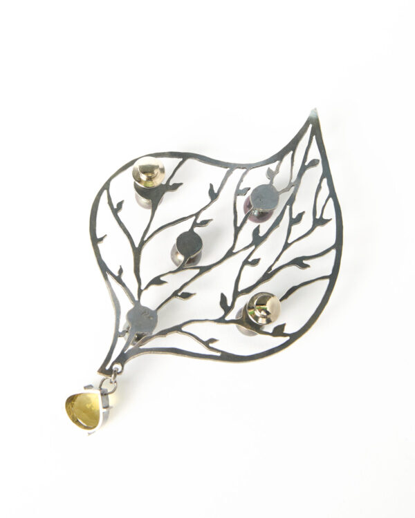 The Brooch Please - Image 3